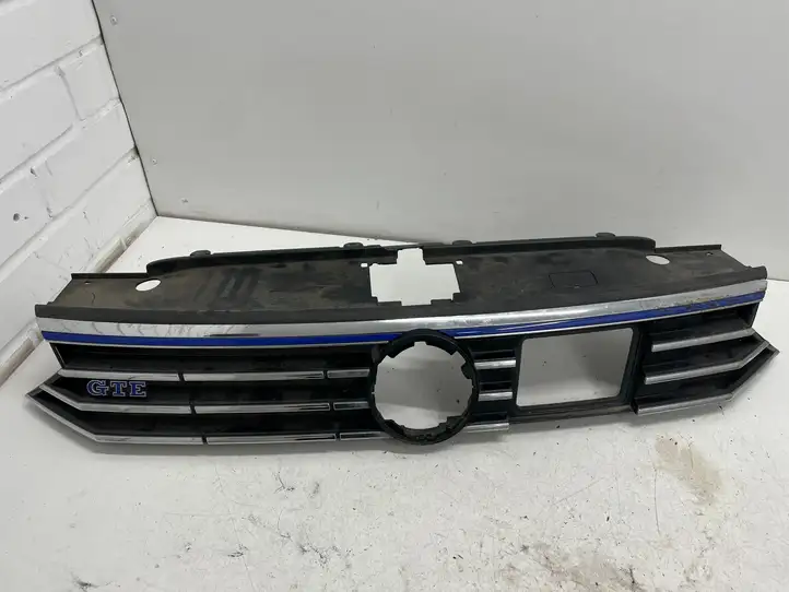 Volkswagen PASSAT B8 (2015 - ) 3G0853651 Верхняя решетка радиатора — фото 1