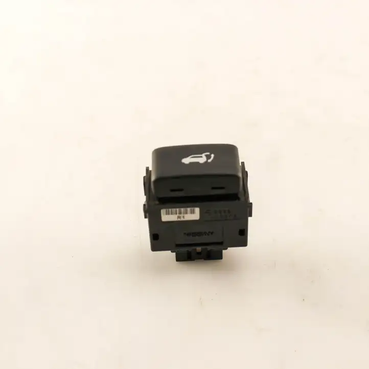 Nissan X-Trail T32 (2014 - 2021) 812051 Кнопка закрытия крышки багажника — фото 1
