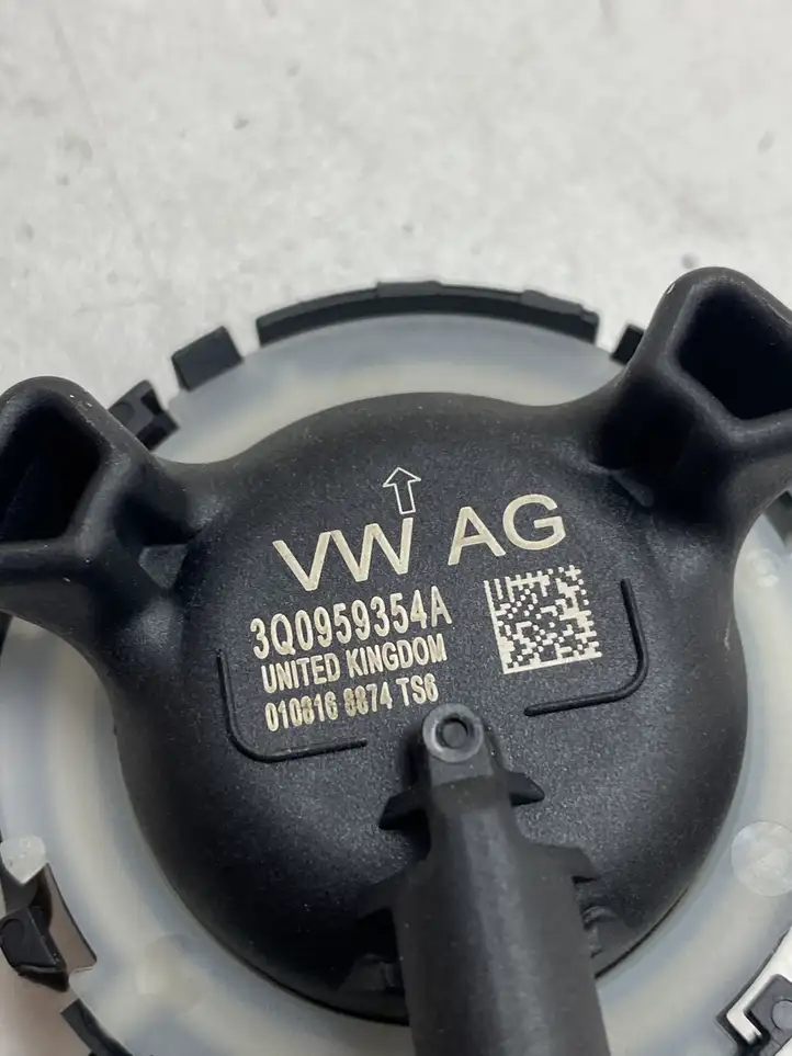 Skoda Octavia Mk3 (5E) (2013 - 2019) 3Q0959354A Датчик удара SRS — фото 3