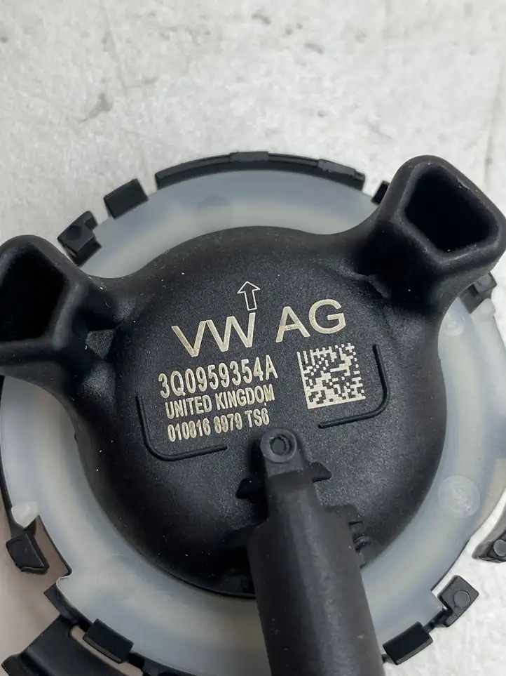 Skoda Octavia Mk3 (5E) (2013 - 2019) 3Q0959354A Датчик удара SRS — фото 3