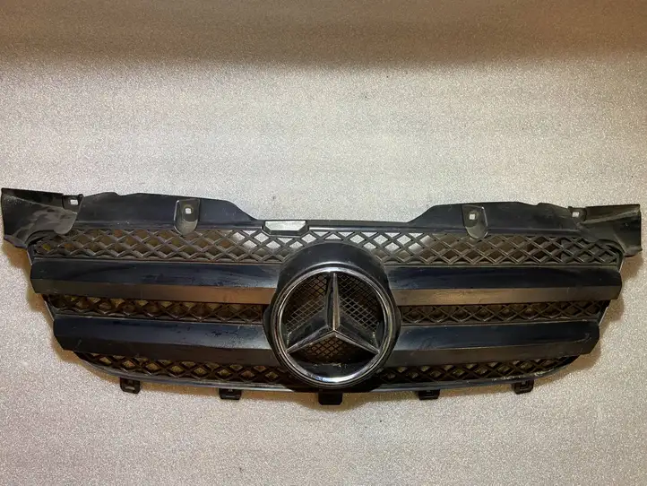 Mercedes-Benz Sprinter W906 (2006 - 2018) a9068800365 Верхняя решетка радиатора — фото 1