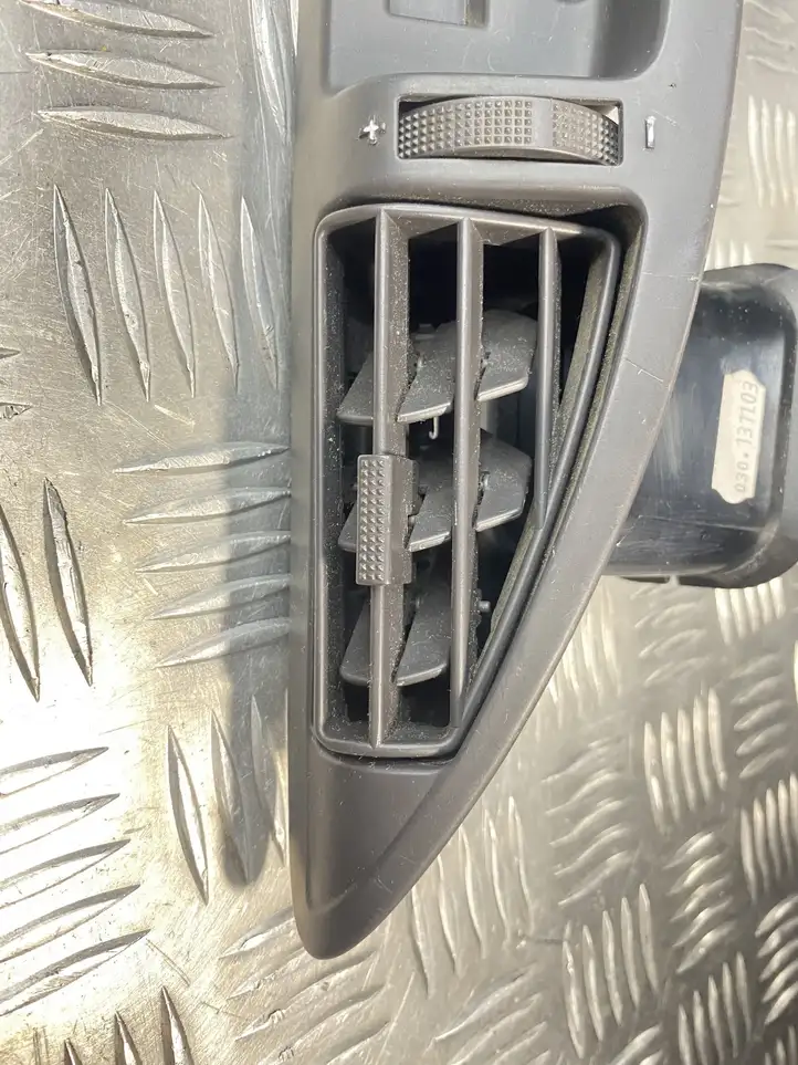 Citroen C8 (2002 - 2008) 226436 Боковой воздушный дефлектор — фото 4