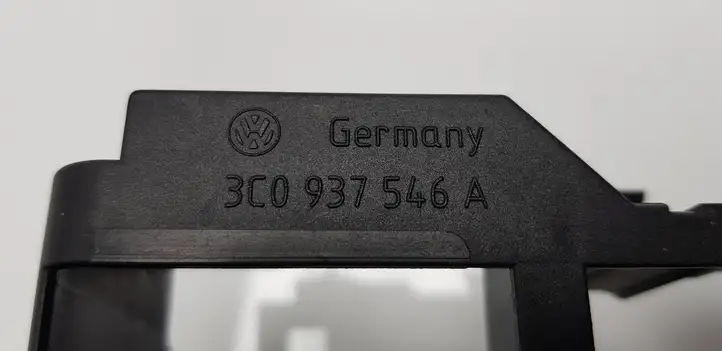 Volkswagen PASSAT B6 (2005 - 2010) 3C0937546A Прочие детали салона — фото 3