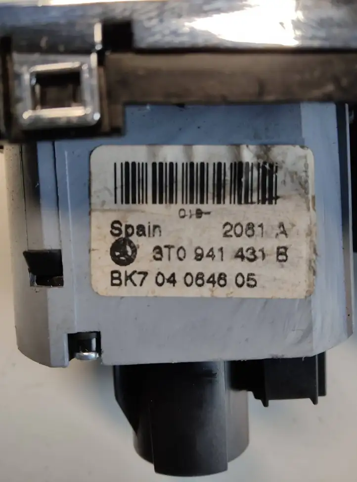 Skoda Superb B6 (3T) (2008 - 2015) 3T0941431B Включатель фонарей — фото 2