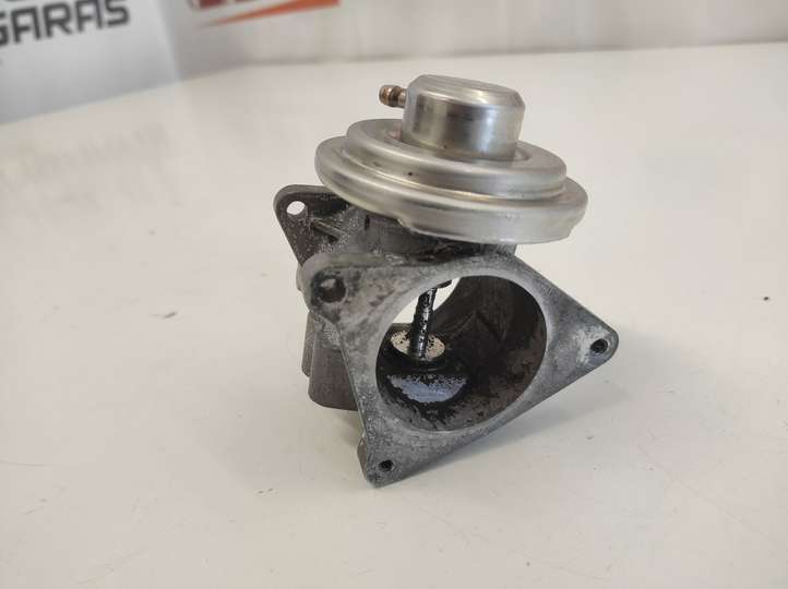 Volkswagen PASSAT B6 (2005 - 2010)  038129537D Клапан EGR
