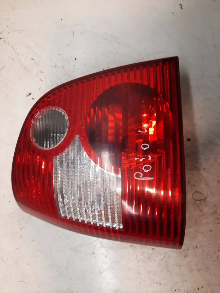 Skoda Fabia Mk1 (6Y) (1999 - 2007) 606945095b Задний фонарь в кузове — фото 2