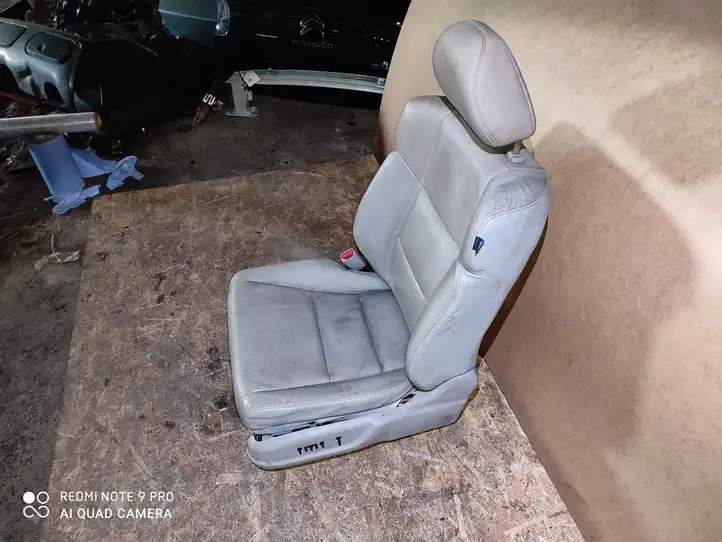 Honda Accord (2008 - 2016) Переднее сиденье водителя — фото 2