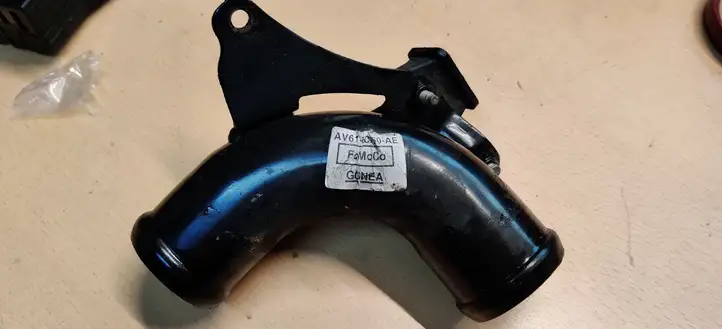 Ford Focus (2015 - 2019) AV616C750AE Трубка подачи воздуха — фото 1