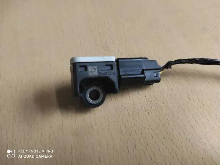 Ford Focus (2015 - 2019) F1ET14B345AA Датчик удара SRS — фото 3