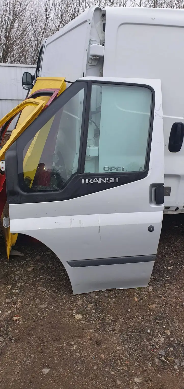 Ford Transit (2006 - 2013) Дверь — фото 1