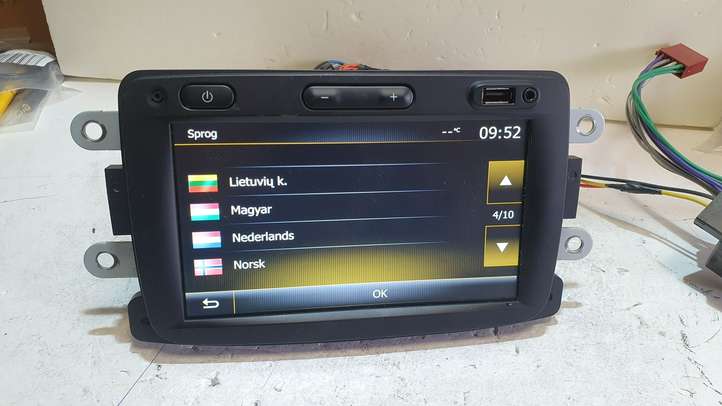 Renault Trafic III (X82) (2014 - )  281158982R Радио/ проигрыватель CD/DVD / навигация