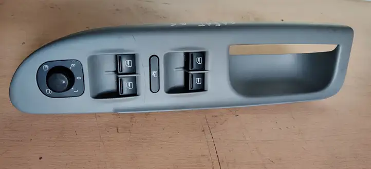 Volkswagen PASSAT B6 (2005 - 2010) 1K4959857B Блок кнопок стеклоподъемников — фото 1