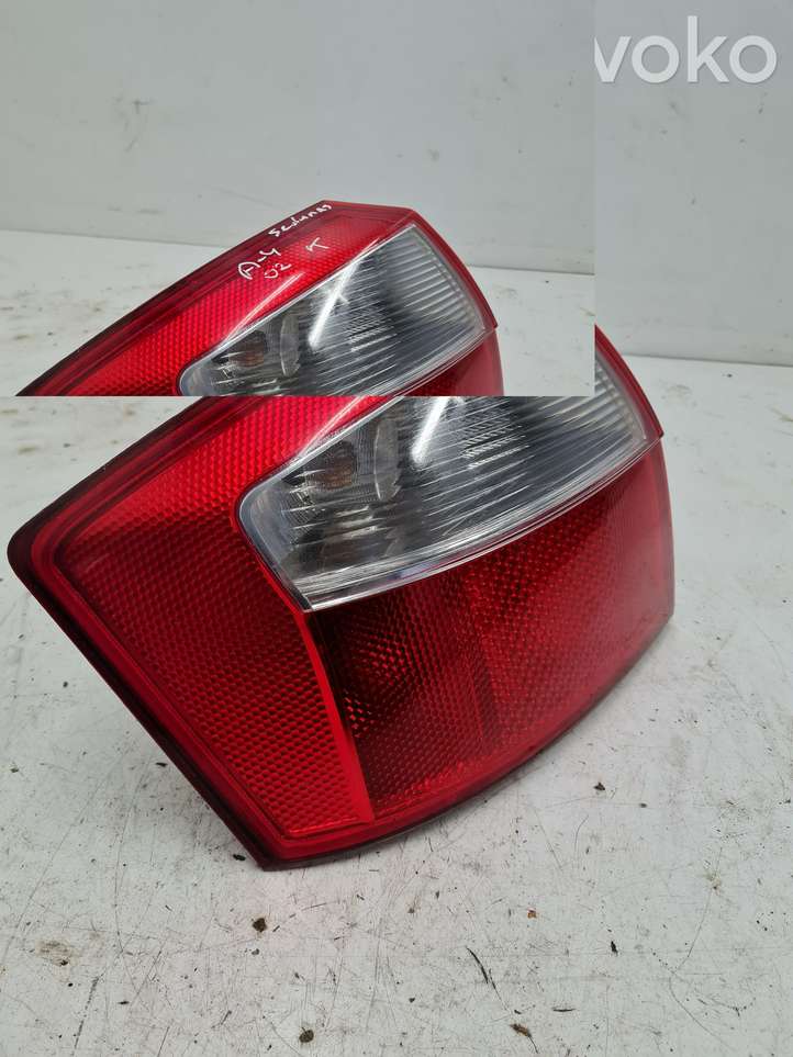 Audi A4 (2000 - 2006)  153947 Задний фонарь в кузове