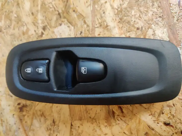 Renault Kadjar (2015 - 2018) 15826SD Кнопка стеклоподъемников — фото 1