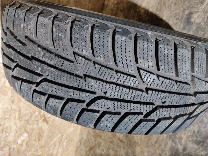 Mercedes-Benz ML W166 (2012 - 2017) 23565R17 Зимняя шина R17 — фото 1