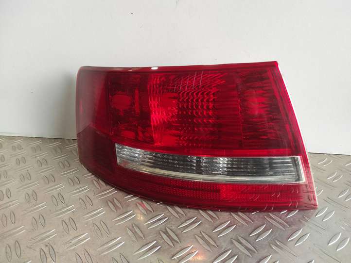 Audi A6 (2004 - 2008)   Задний фонарь в кузове
