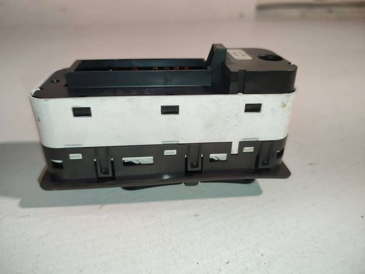Saab 9-5 (1998 - 2005)  4616082 Кнопка стеклоподъемников