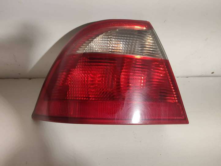 Saab 9-5 (1998 - 2005)  5142195 Задний фонарь в кузове
