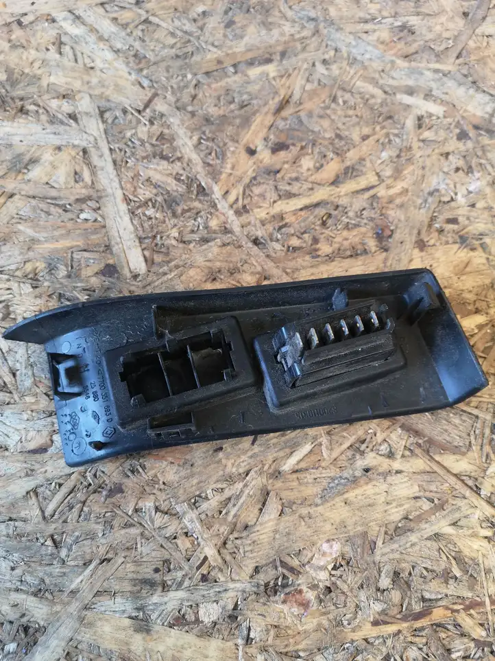 Renault Master II (1998 - 2003) 7700351693D Кнопка стеклоподъемников — фото 3