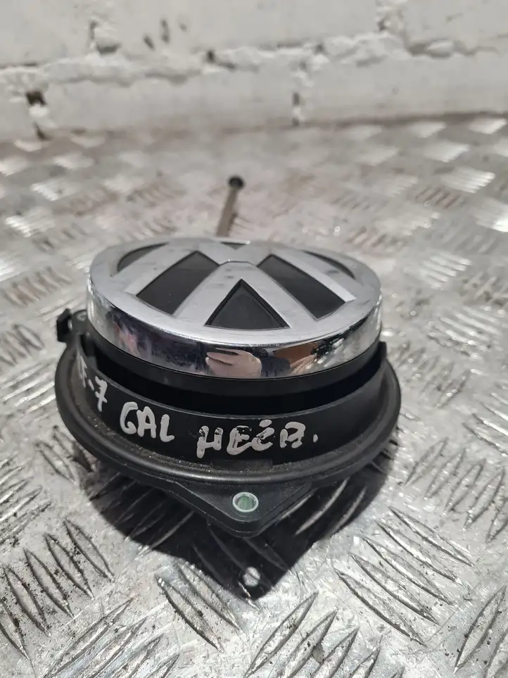 Volkswagen Golf VII (2013 - 2019) 5G6827469F Ручка крышки багажника — фото 3