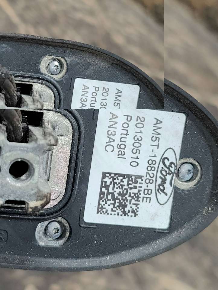 Ford C-Max (2010 - 2015)  AM5T18828BE Антенна (антенна GPS)