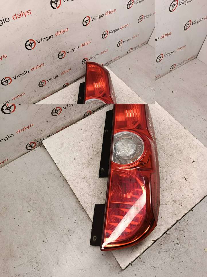 Fiat Doblo (2009 - 2015)  00518106730 Задний фонарь в кузове