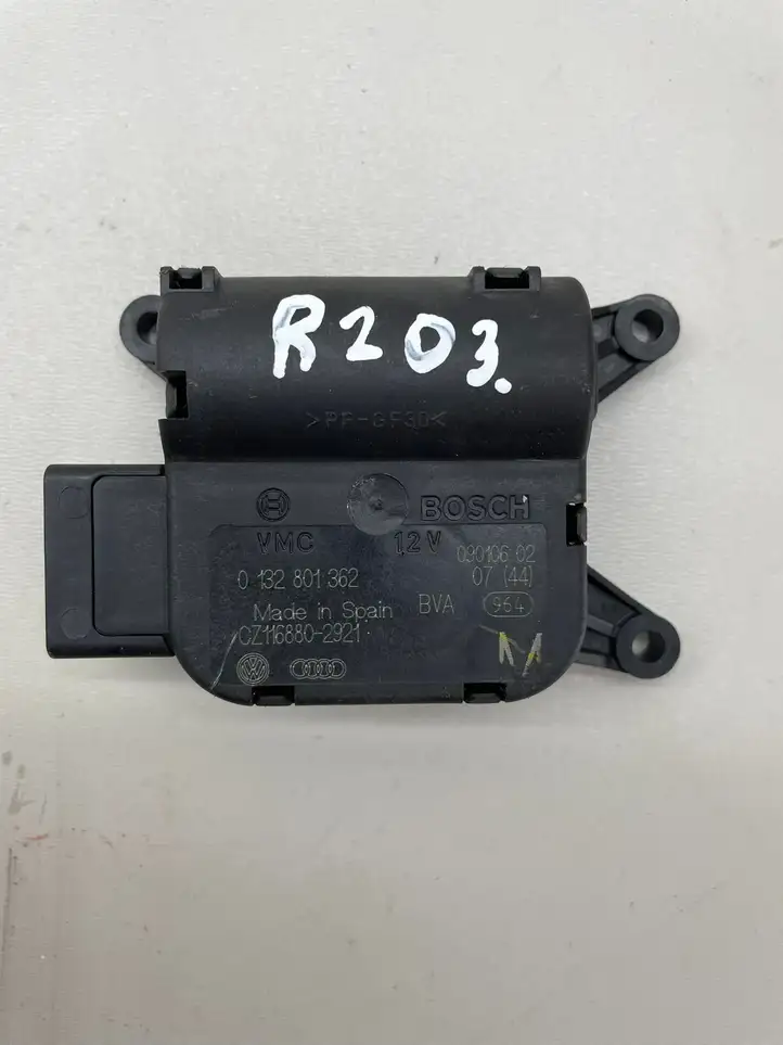 Volkswagen PASSAT B6 (2005 - 2010) 0132801362 Двигатель задвижки потока воздуха — фото 1