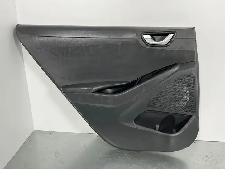 Hyundai Ioniq (2016 - ) 83370G2000 Обшивка задней двери — фото 1