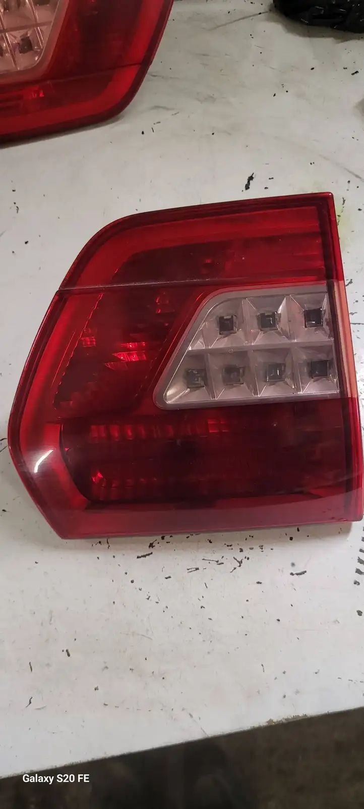Citroen C5 (2008 - 2017) 967181148000 Задний фонарь в крышке багажника — фото 1