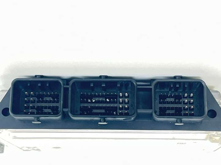 Ford Focus (2005 - 2008)  0281011701 Блок управления двигателя