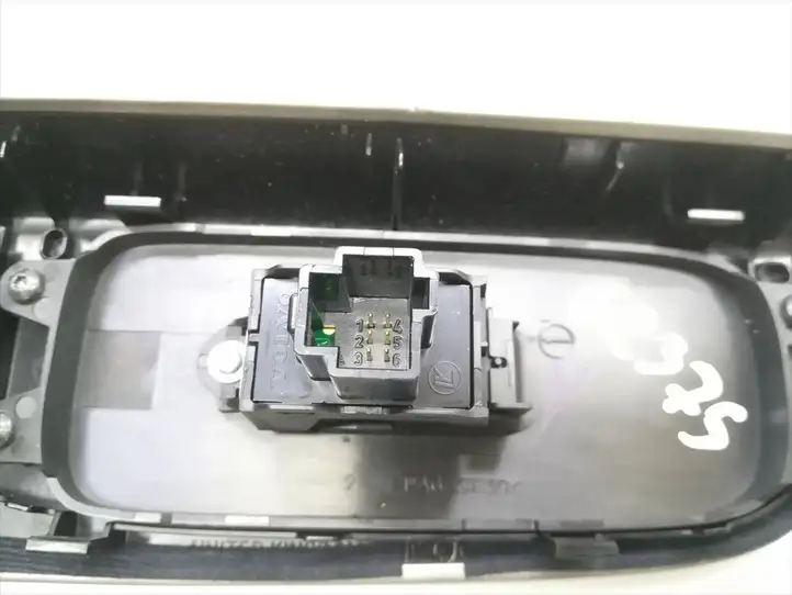 Volvo V50 (2008 - 2012) 30773214 Кнопка стеклоподъемников — фото 3