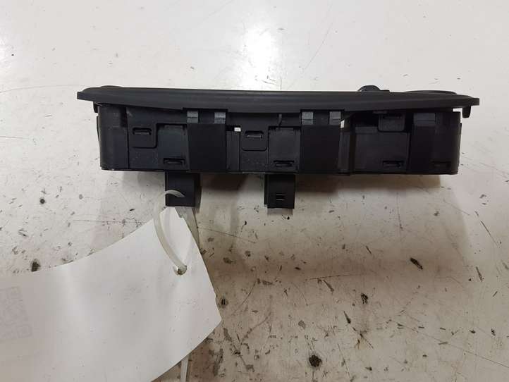 Citroen C4 Picasso (2006 - 2013)  96639377ZD Кнопка стеклоподъемников