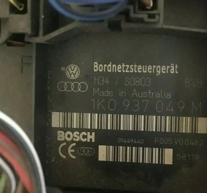Volkswagen Caddy (2004 - 2010) 1K0937049M Модуль комфорта — фото 4