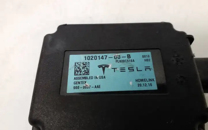 Tesla Model X (2015 - 2021) 102014700B Блок управления гаражными воротами — фото 5