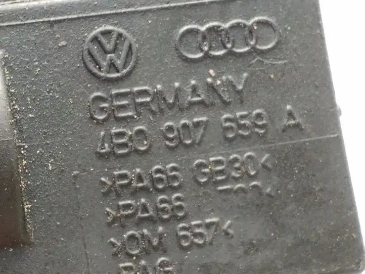 Audi A3/S3 8P (2003 - 2005) 4B0907659A Датчик качества воздуха (AUC) — фото 3