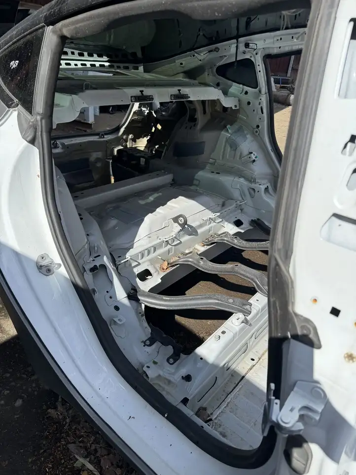 Tesla Model 3 (2017 - 2023) Задняя часть кузова — фото 4