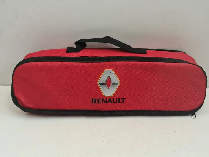 Renault Captur II (2020 - ) Автомобильная аптечка — фото 7