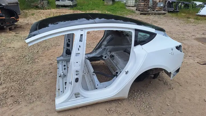 Tesla Model 3 (2017 - 2023) Задняя часть кузова — фото 1