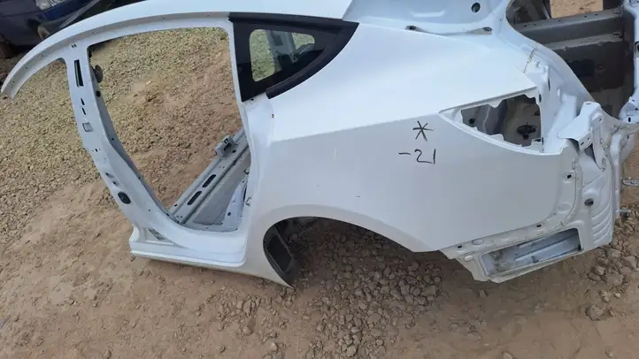 Tesla Model 3 (2017 - 2023) Задняя часть кузова — фото 7