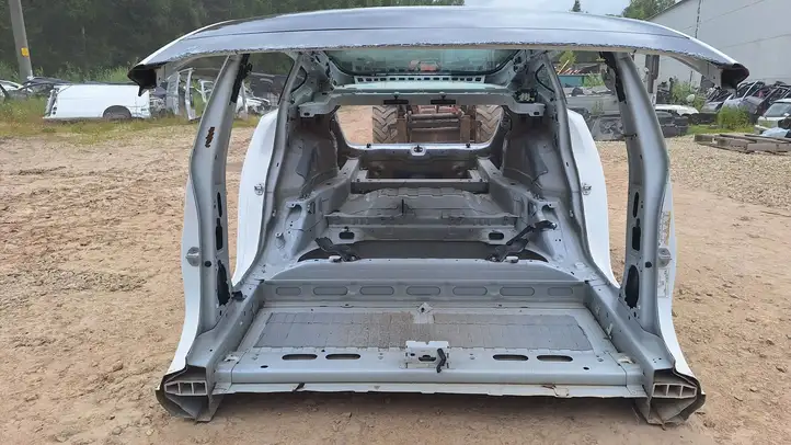 Tesla Model 3 (2017 - 2023) Задняя часть кузова — фото 9