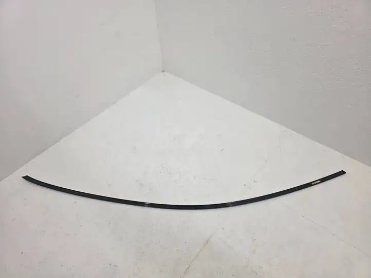 Bentley Bentayga (2015 - )  36A853985A Отделка (молдинг) передней двери