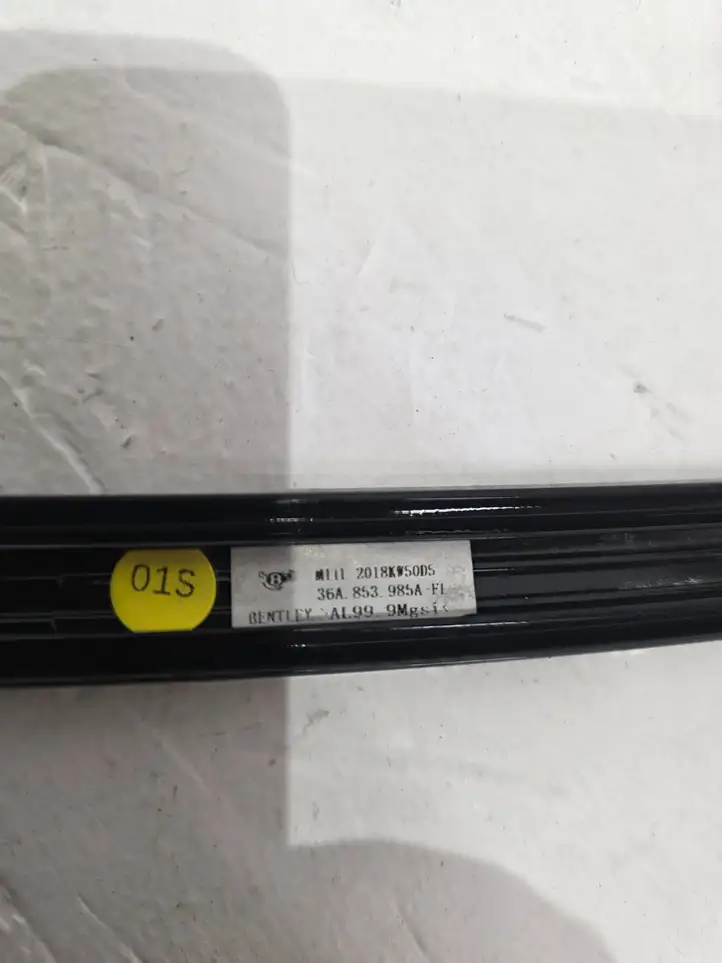 Bentley Bentayga (2015 - )  36A853985A Отделка (молдинг) передней двери