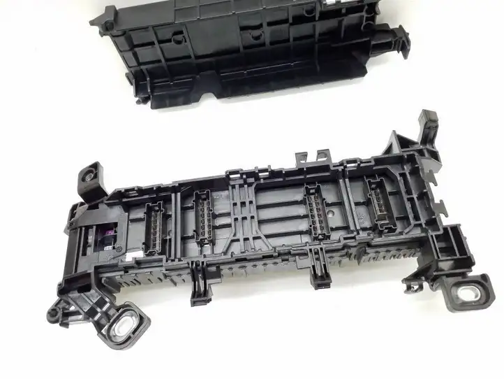 Mercedes-Benz CLA C117,X117,W117 (2013 - 2019) A2465400240 Блок предохранителей (комплект) — фото 3