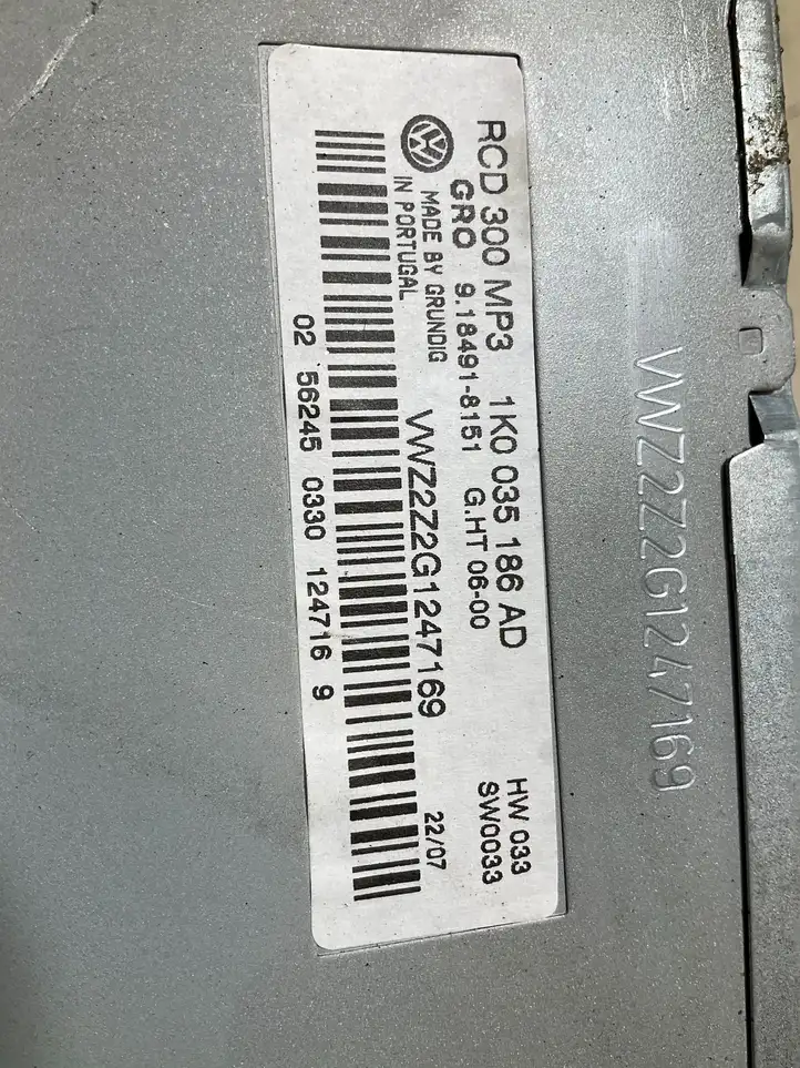 Volkswagen PASSAT B6 (2005 - 2010) 1K0035186AD Магнитола / мультимедийная система — фото 4