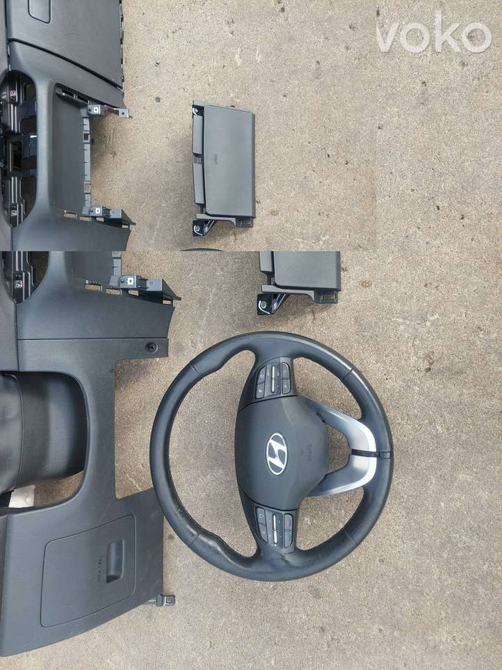 Hyundai i30 (2015 - 2017)  84711G4000 Панель