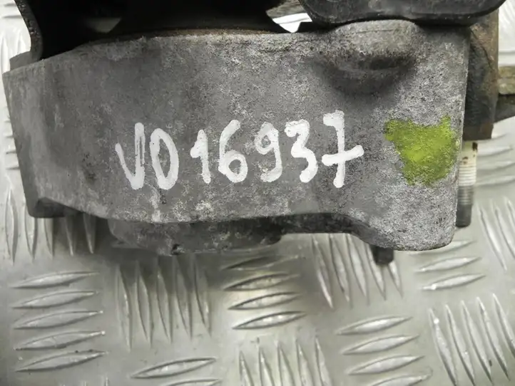 Toyota Prius (XW30) (2009 - 2015) Опора двигателя — фото 3