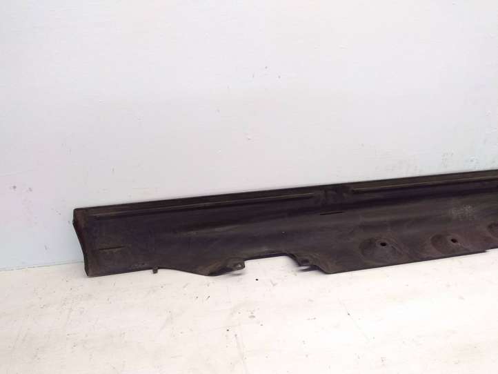 BMW 3 E46 (1998 - 2005)  8226117 Порог