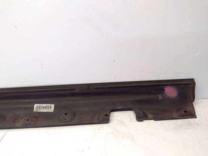 BMW 3 E46 (1998 - 2005)  8226117 Порог