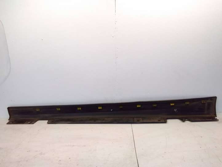 BMW 3 E90 E91 (2005 - 2012)  7062298 Порог