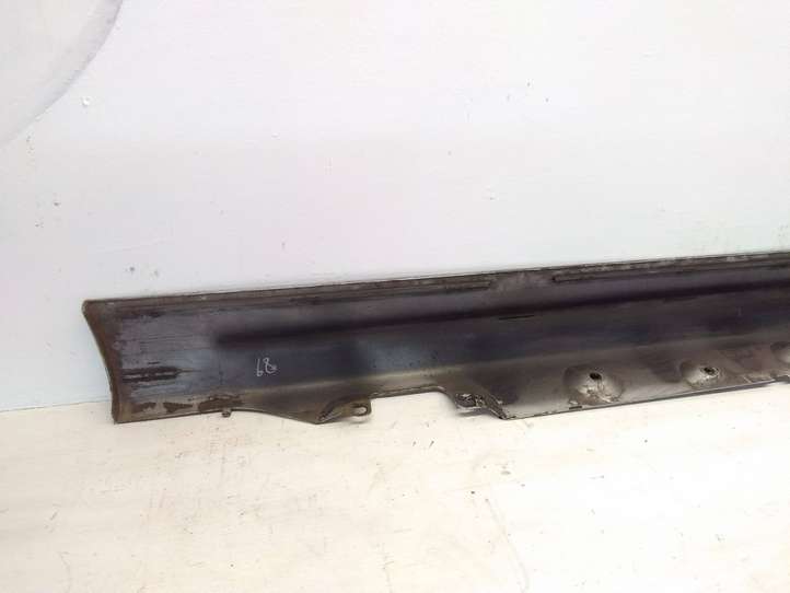 BMW 3 E46 (1998 - 2005)  8209755 Порог